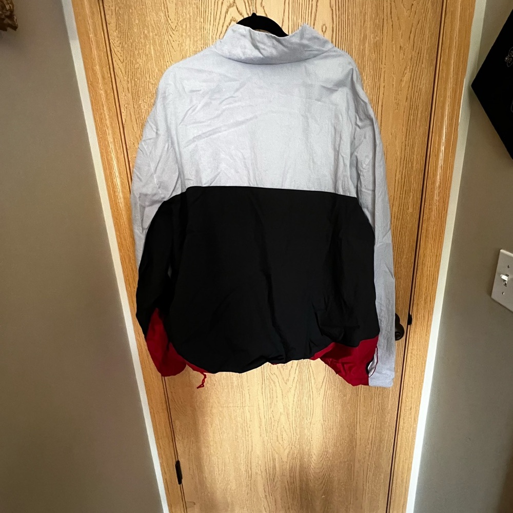 Nike Gray and Red Men's Jacket - Picture 3 of 4